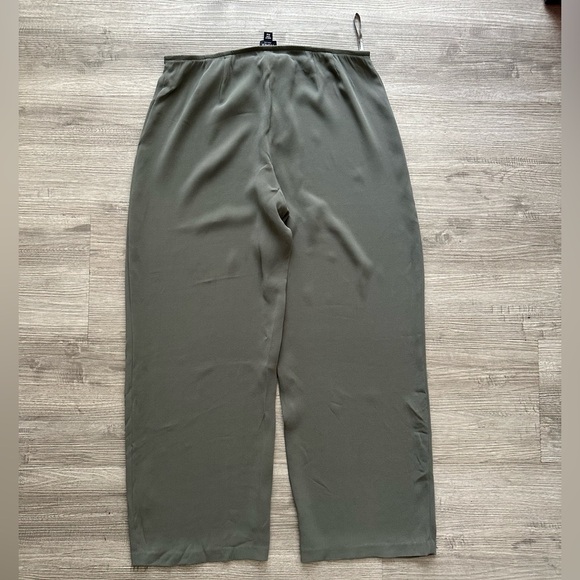 Eileen Fisher Washable Silk Georgette
Crepe Wide Leg Pants  Sz M petite Elastic - Picture 2 of 8